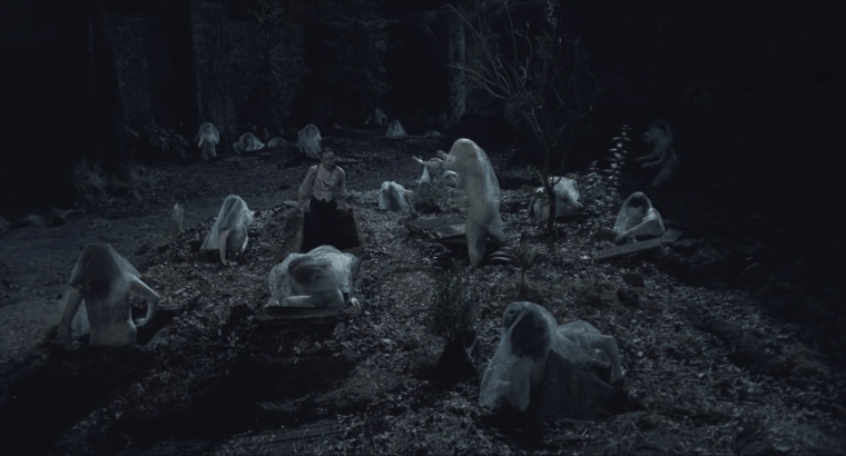 Cimetière fantomatique dans Santa Sangre